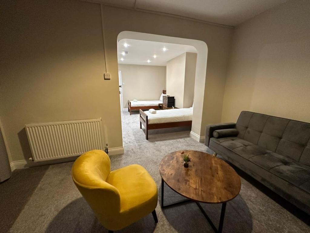 Inn By The Sea, Portsmouth - EN SUITE Rooms with Sea View Possible, parking EV 22kW view 3