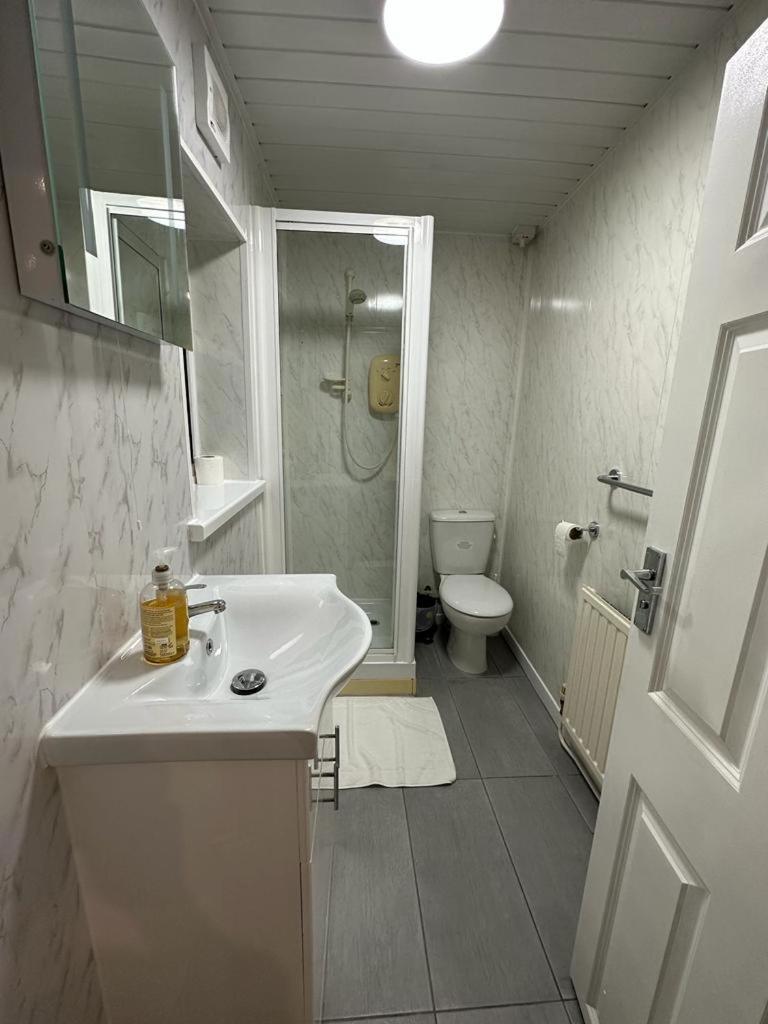 Inn By The Sea, Portsmouth - EN SUITE Rooms with Sea View Possible, parking EV 22kW view 4