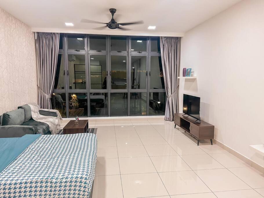 Starry x Studio with 2 QUEEN BED Free Netflix photo 3