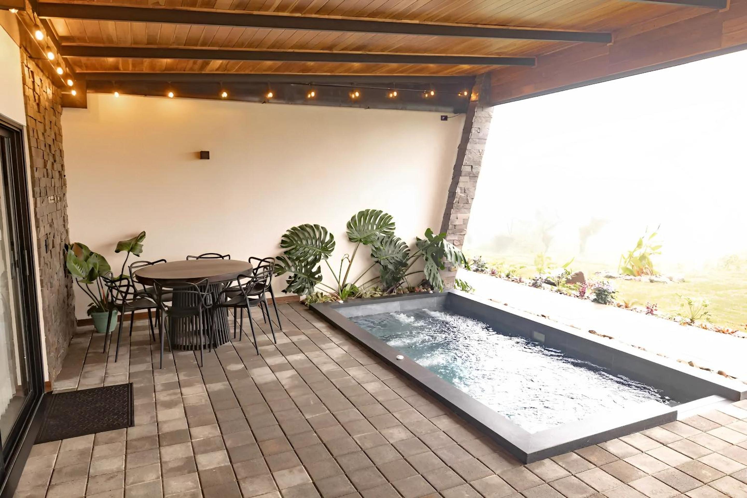 Villas Jawara ! Un Volcán en su Jardín !
