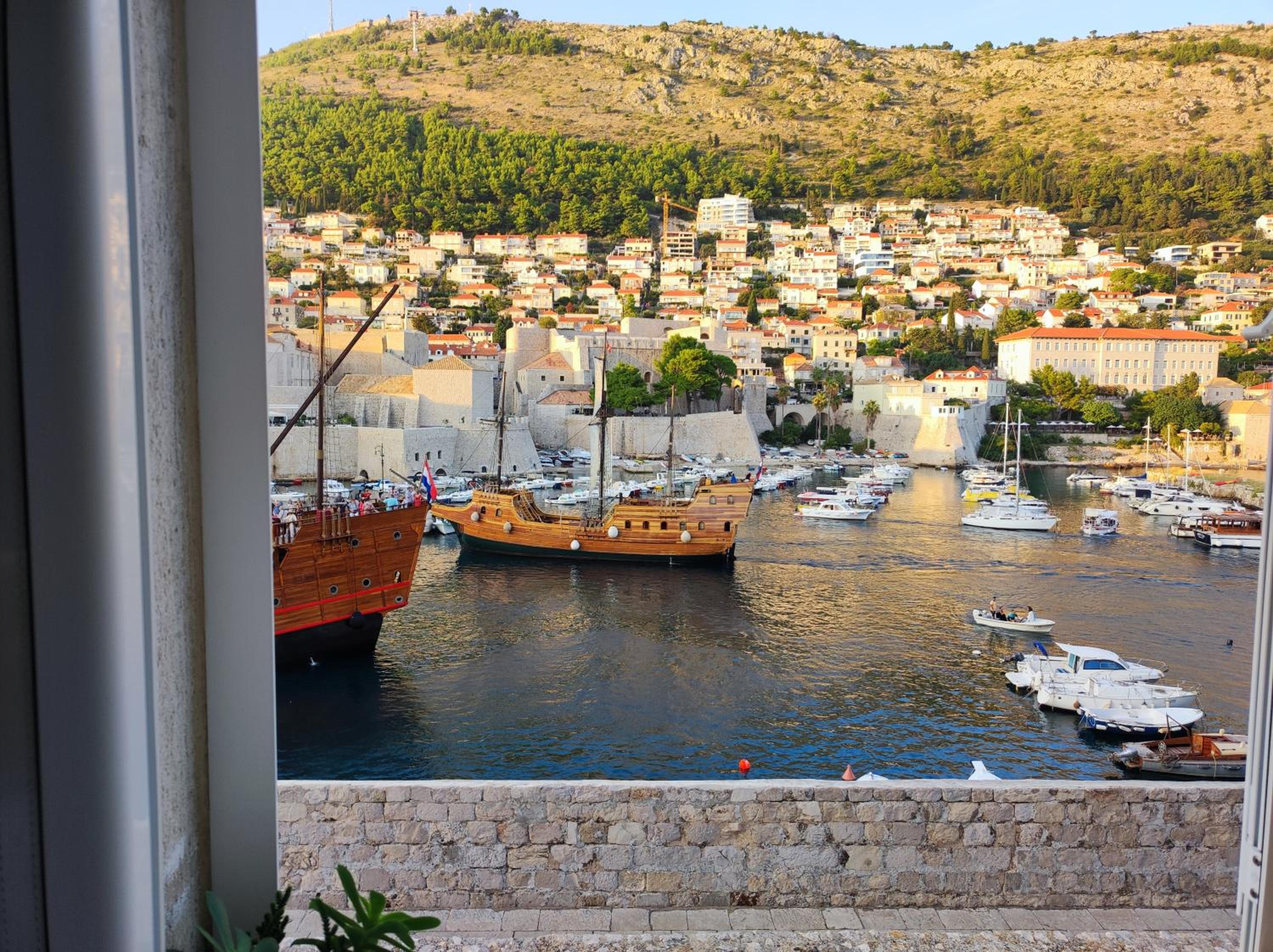 BRAND NEW apartment with Old Port view- Mala Vrata