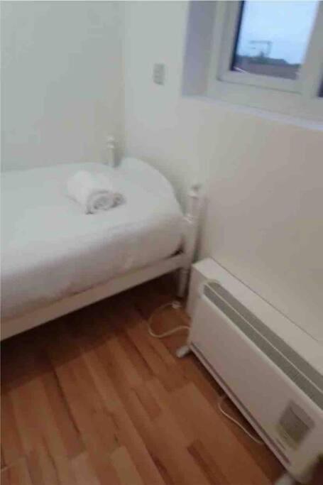 Entire 2 Bed Flat in London, 5 mins from Tube