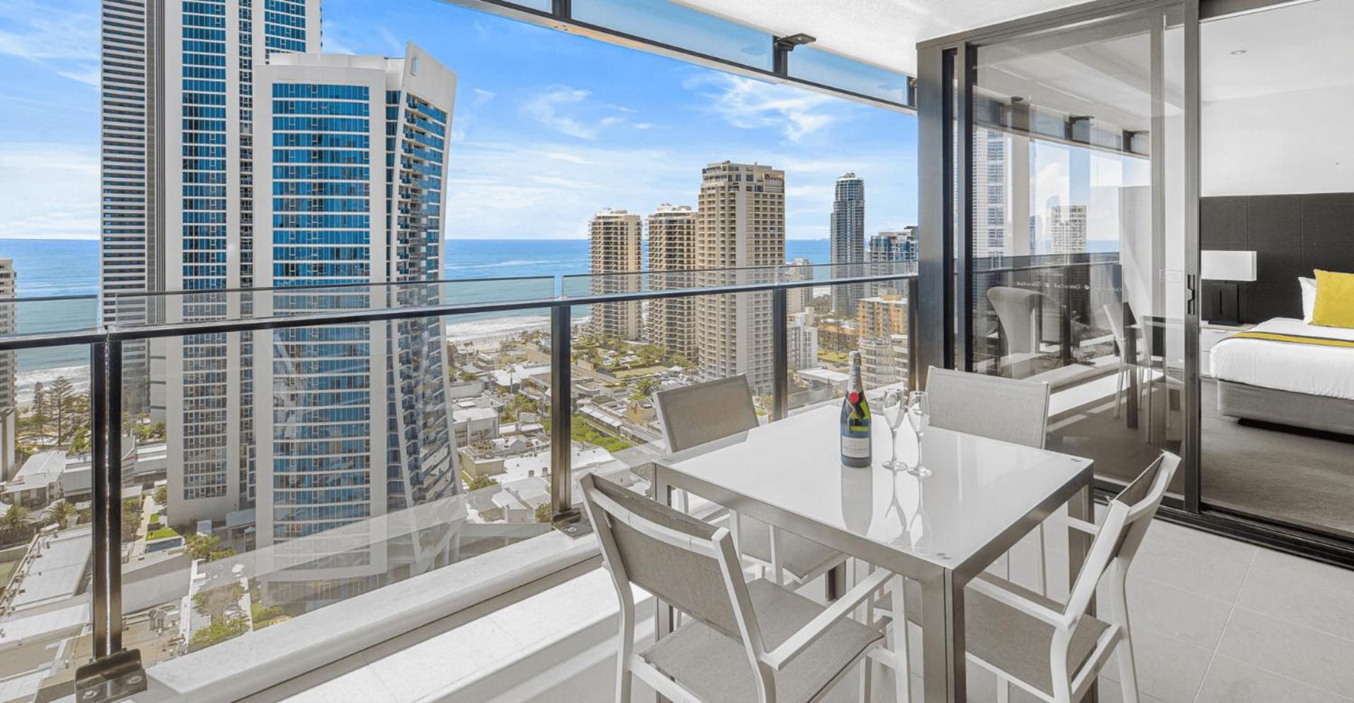 Circle on Cavill 25th Floor with Ocean Views - CoastHM