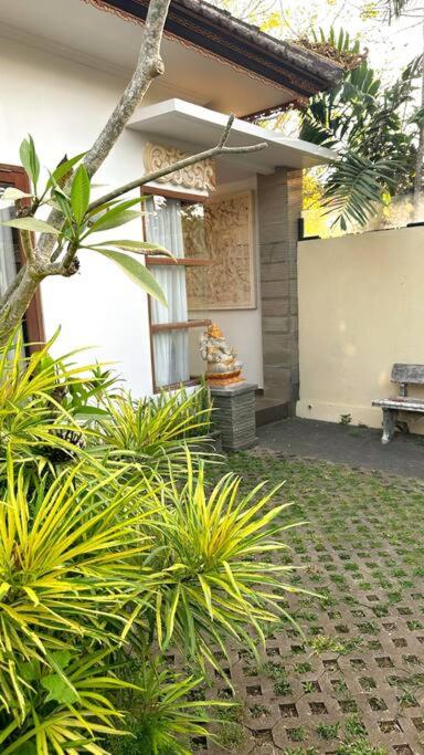 2 bed villa with pool 7 min from Melasti Beach view 4