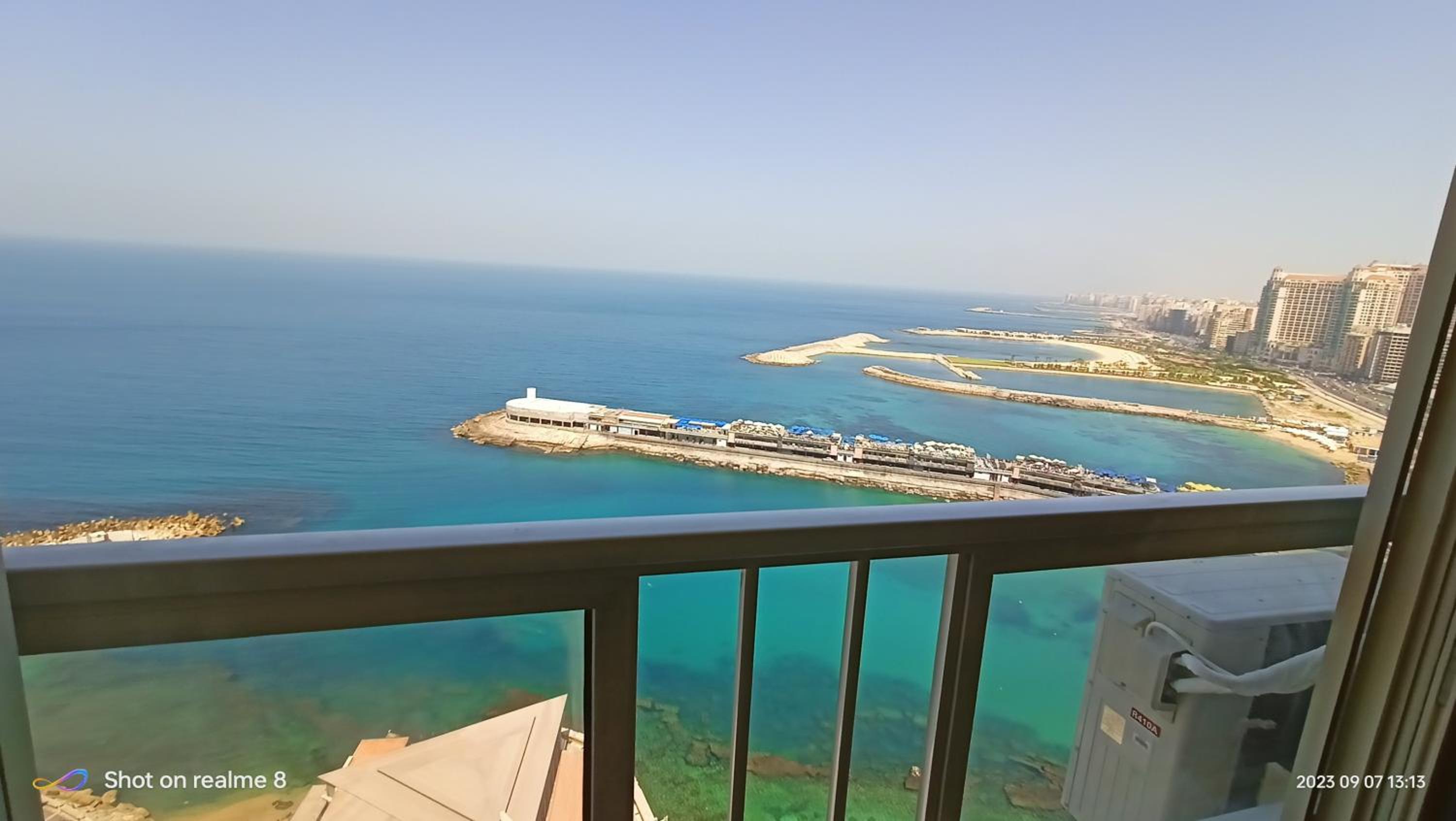 Gleem Luxury Condo Direct Sea view G18 view 3