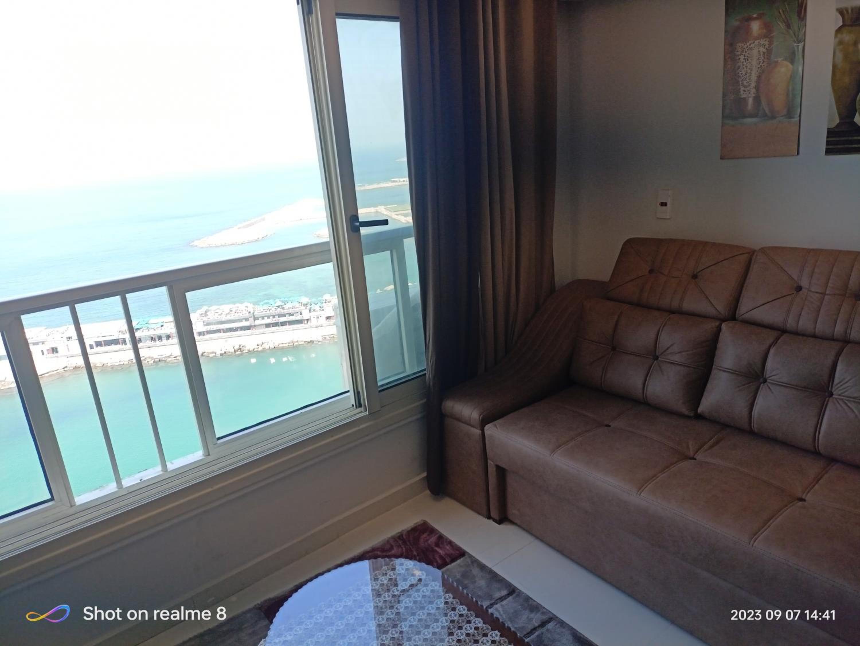 Gleem Luxury Condo Direct Sea view G18 view 2