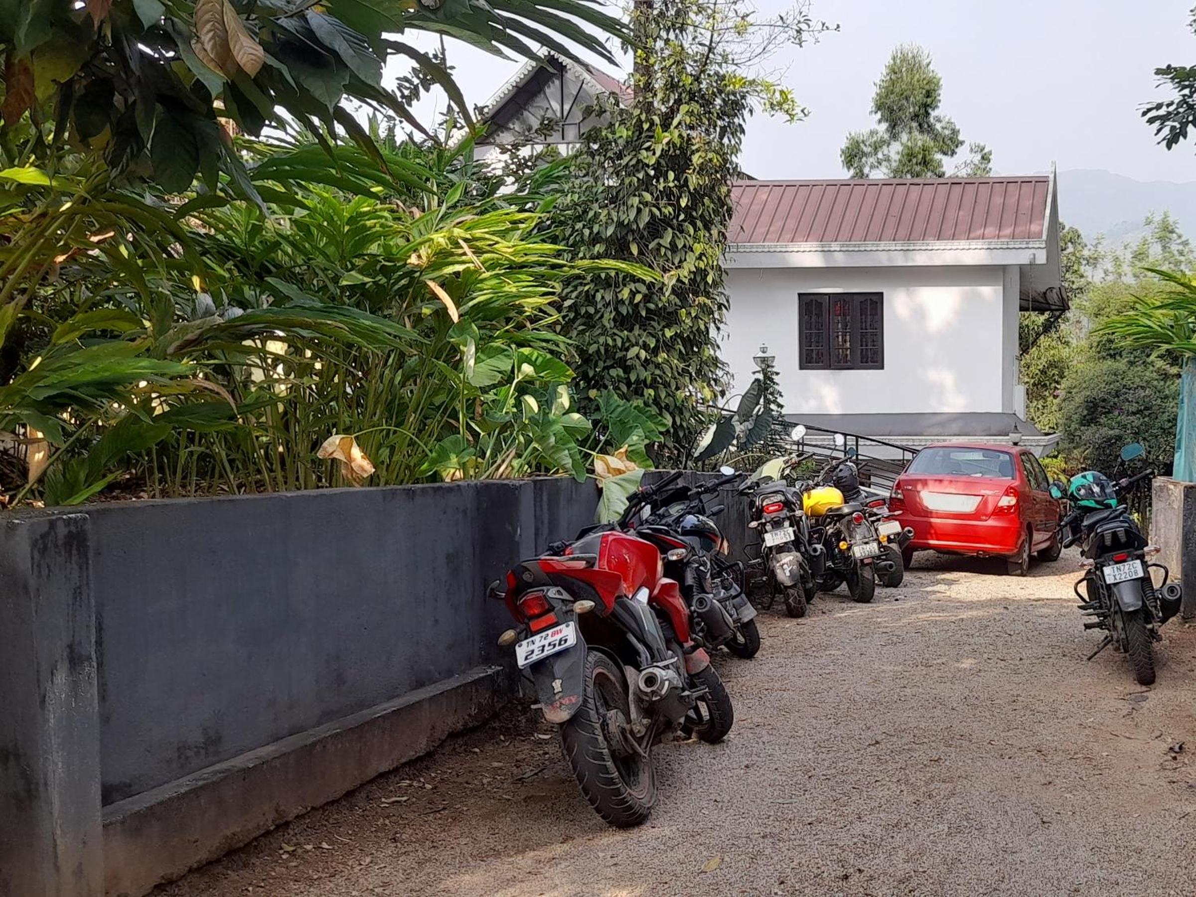 Le Farmhouse Munnar view 2