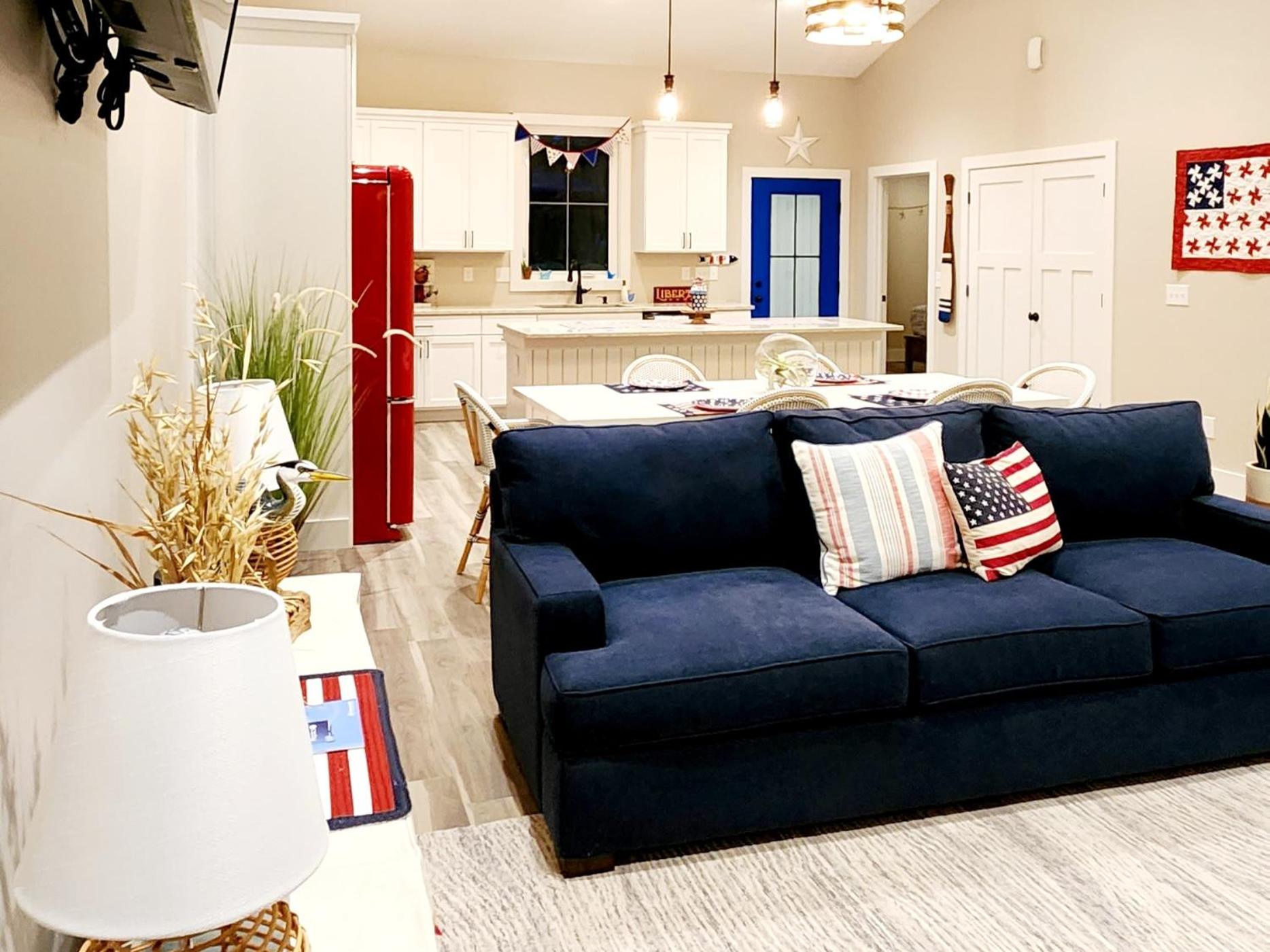 Patriotic Family Creek House, Private River Dock Ark