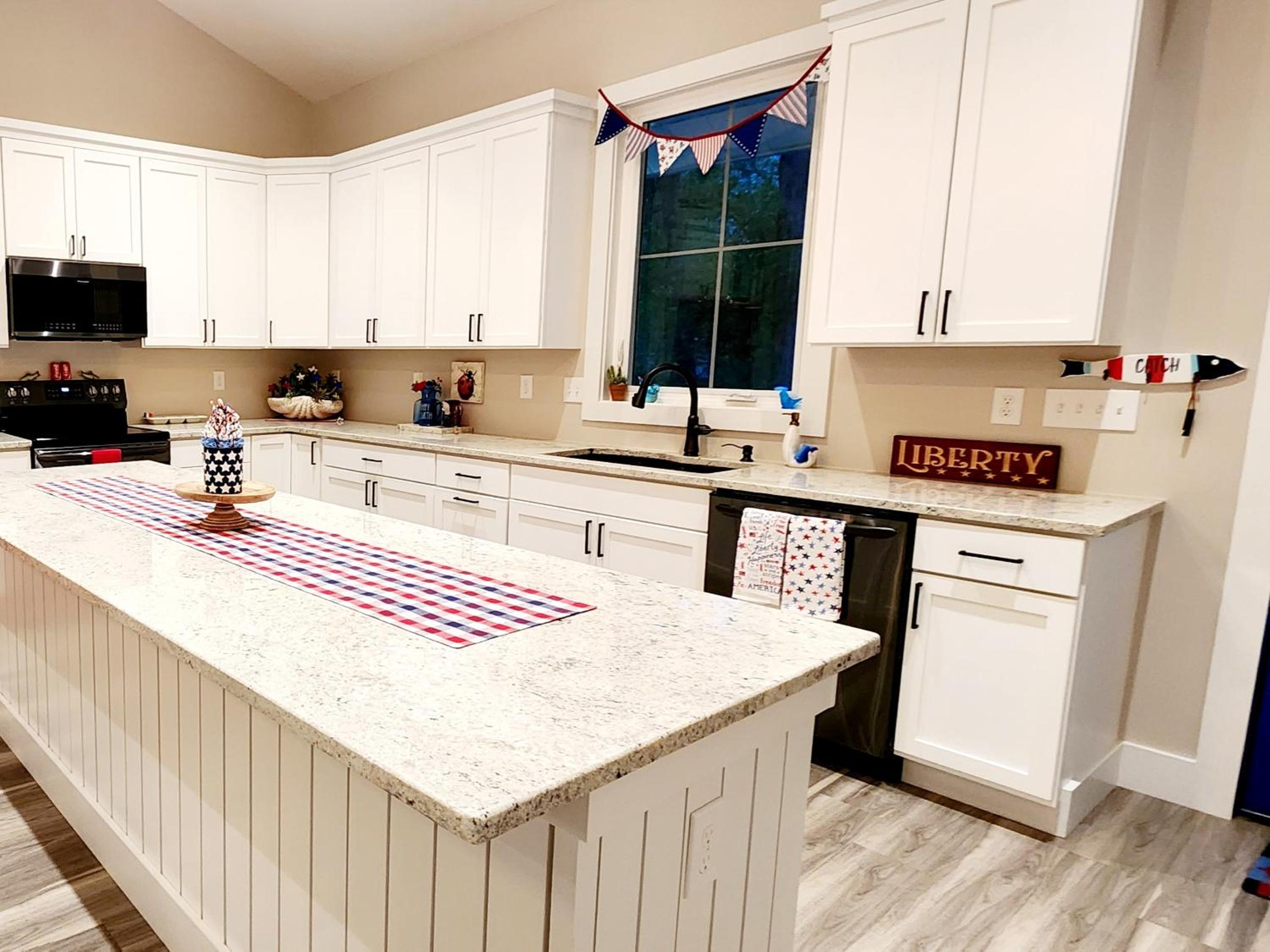 Patriotic Family Creek House, Private River Dock Ark