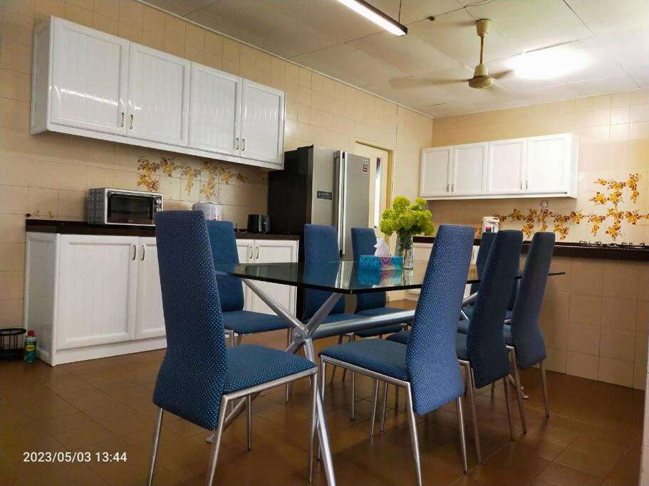 Villa w Pool Damansara Height KL