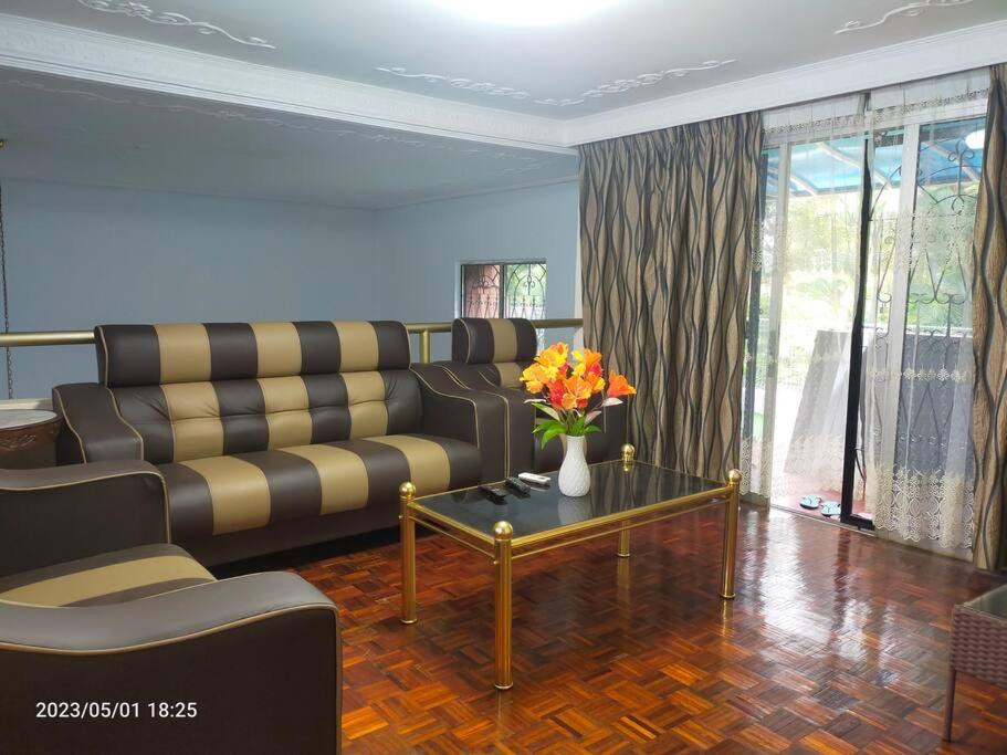 Villa w Pool Damansara Height KL