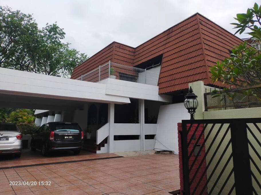 Villa w Pool Damansara Height KL