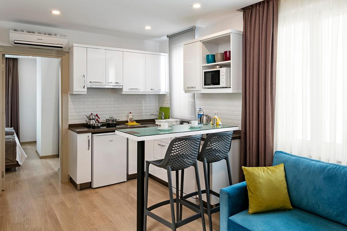 The Room Hotel & Apartments - Image 18