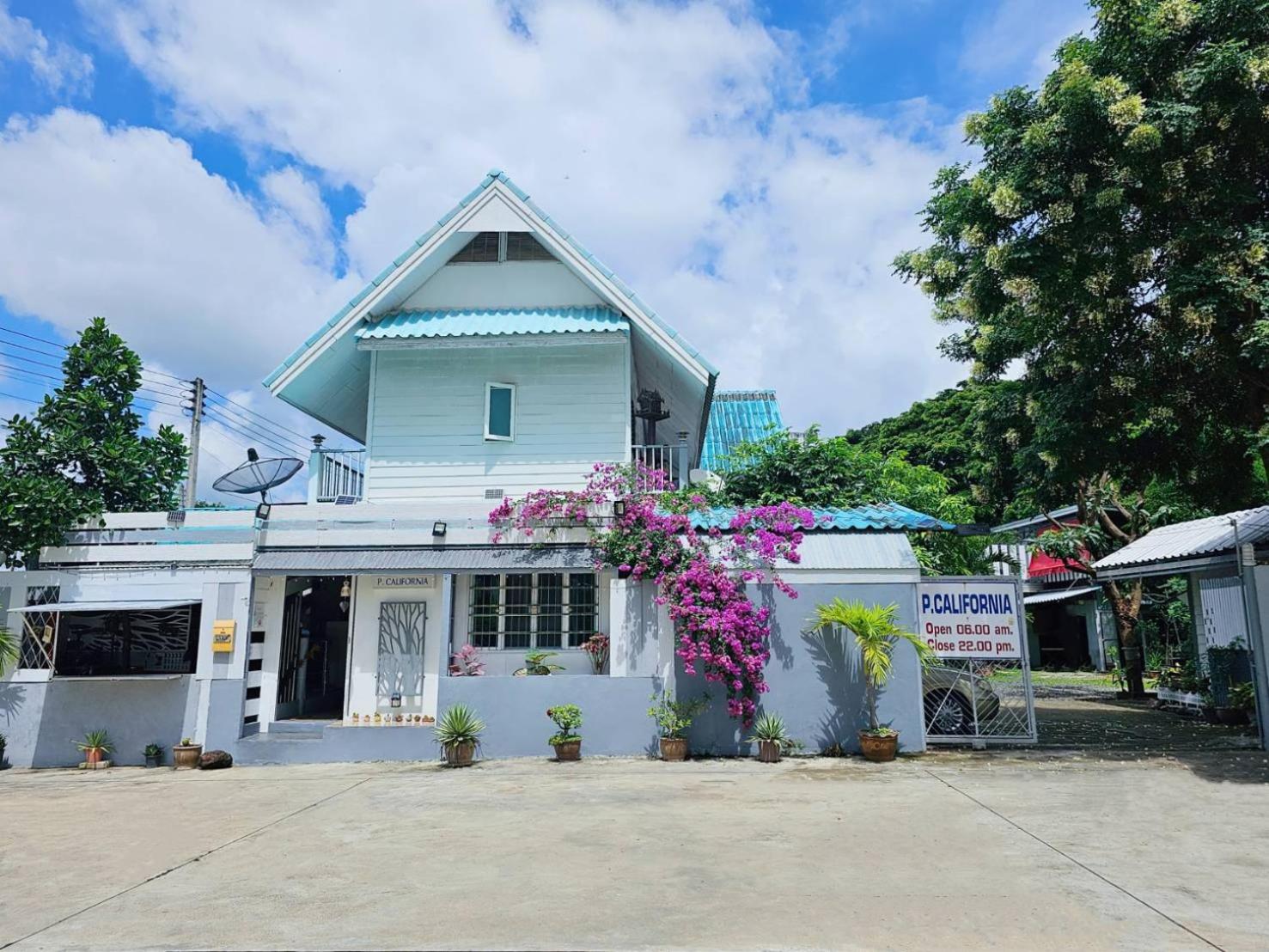 P.California Inter Hostel