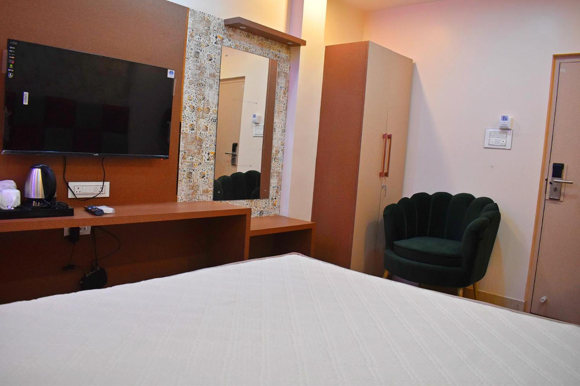 Anticlock Suites & Resorts