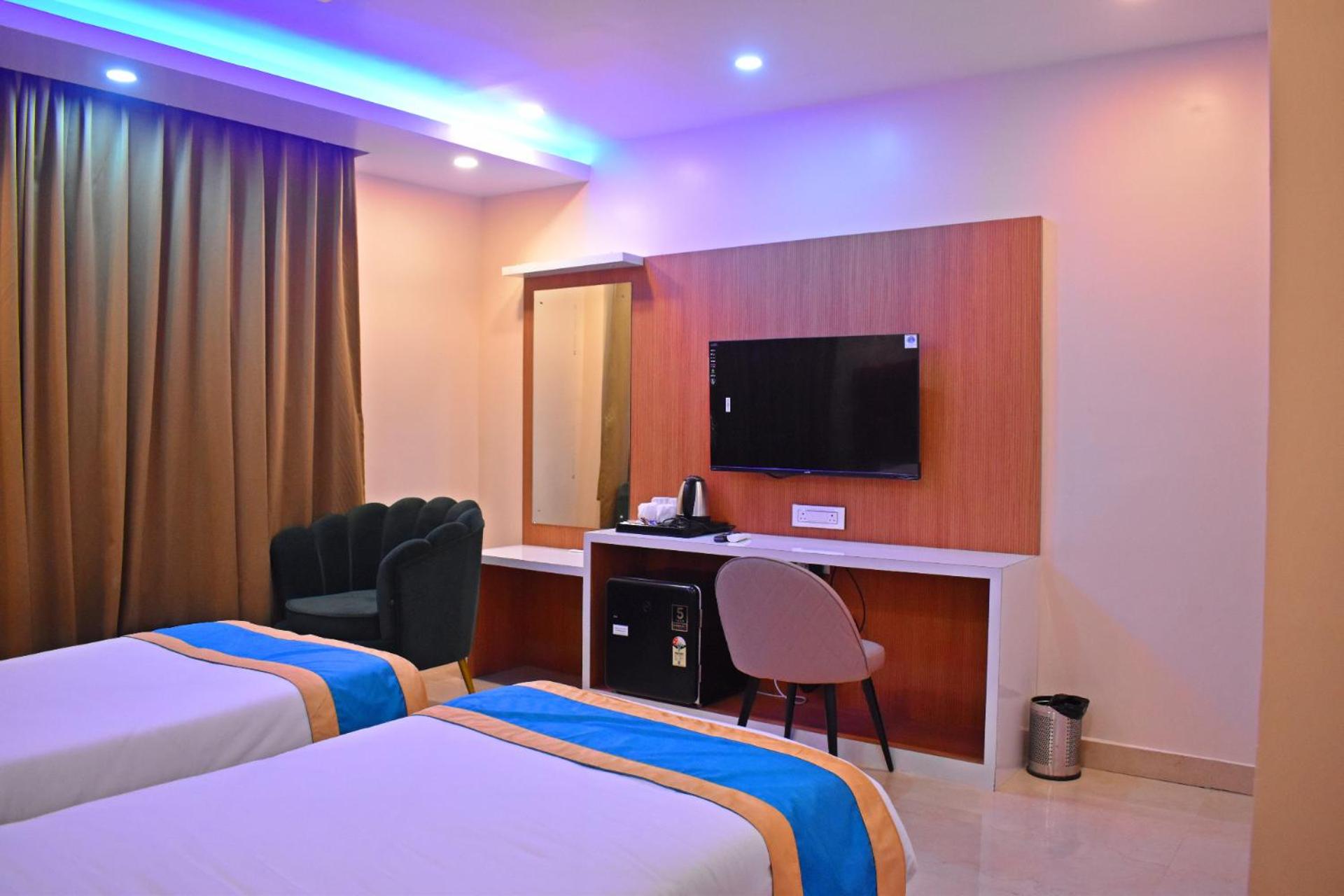 Anticlock Suites & Resorts