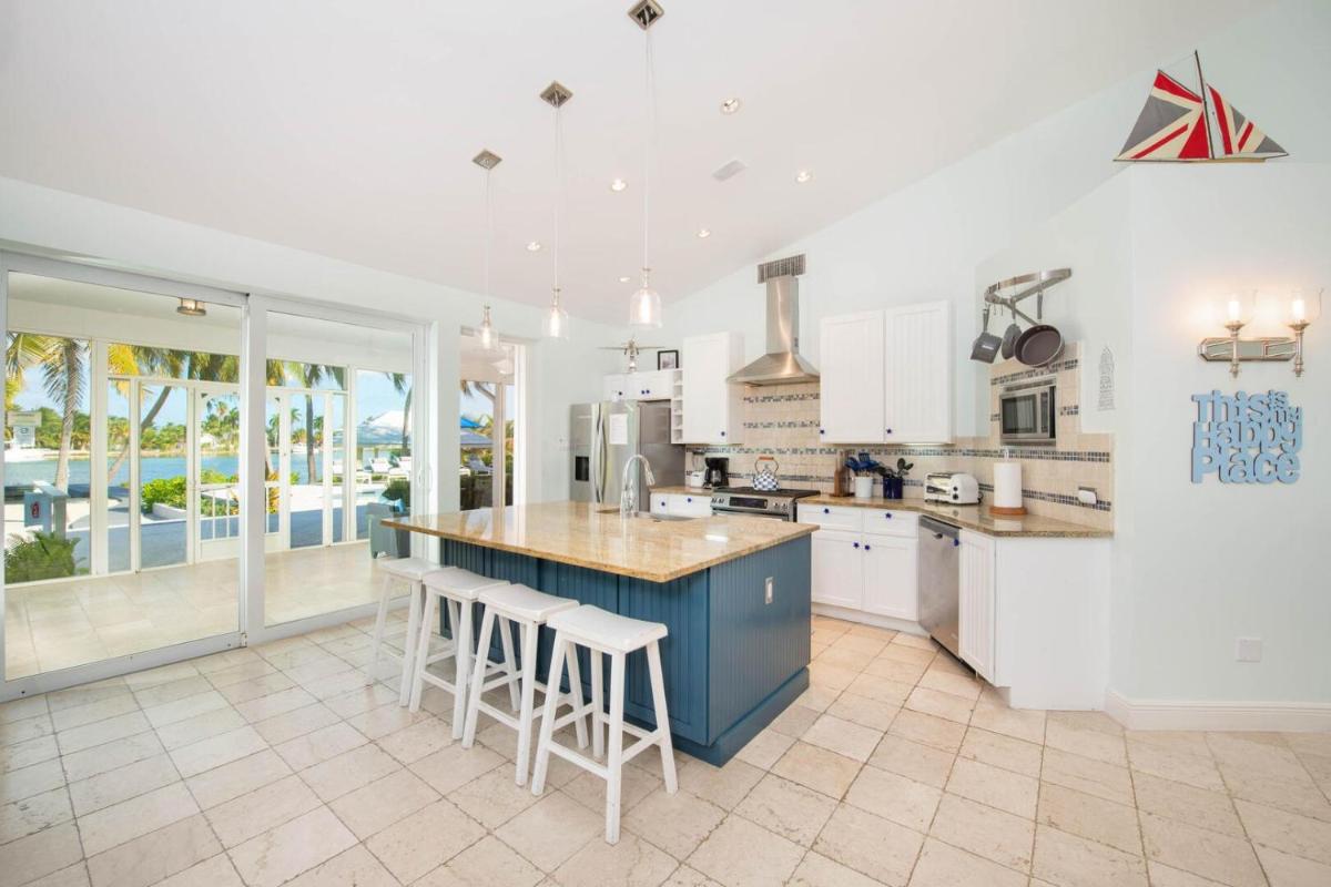 Great Escape-4BR by Grand Cayman Villas & Condos