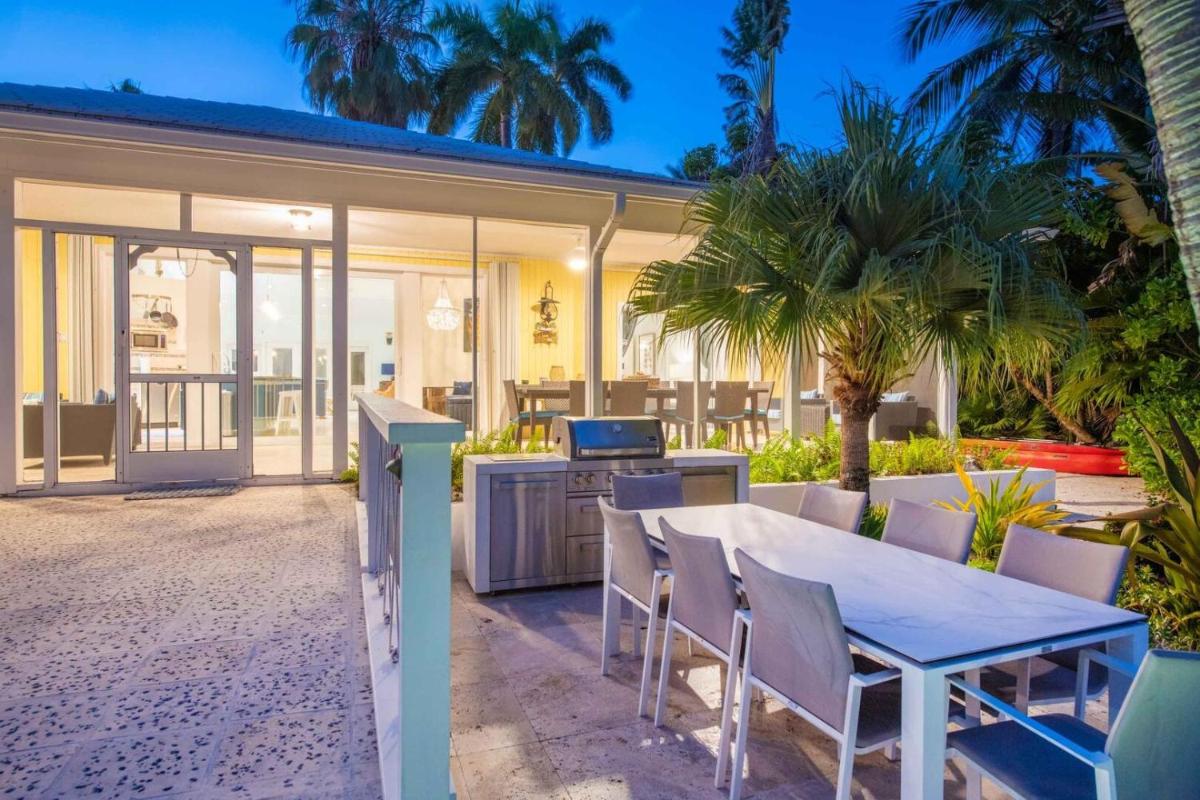Great Escape-4BR by Grand Cayman Villas & Condos