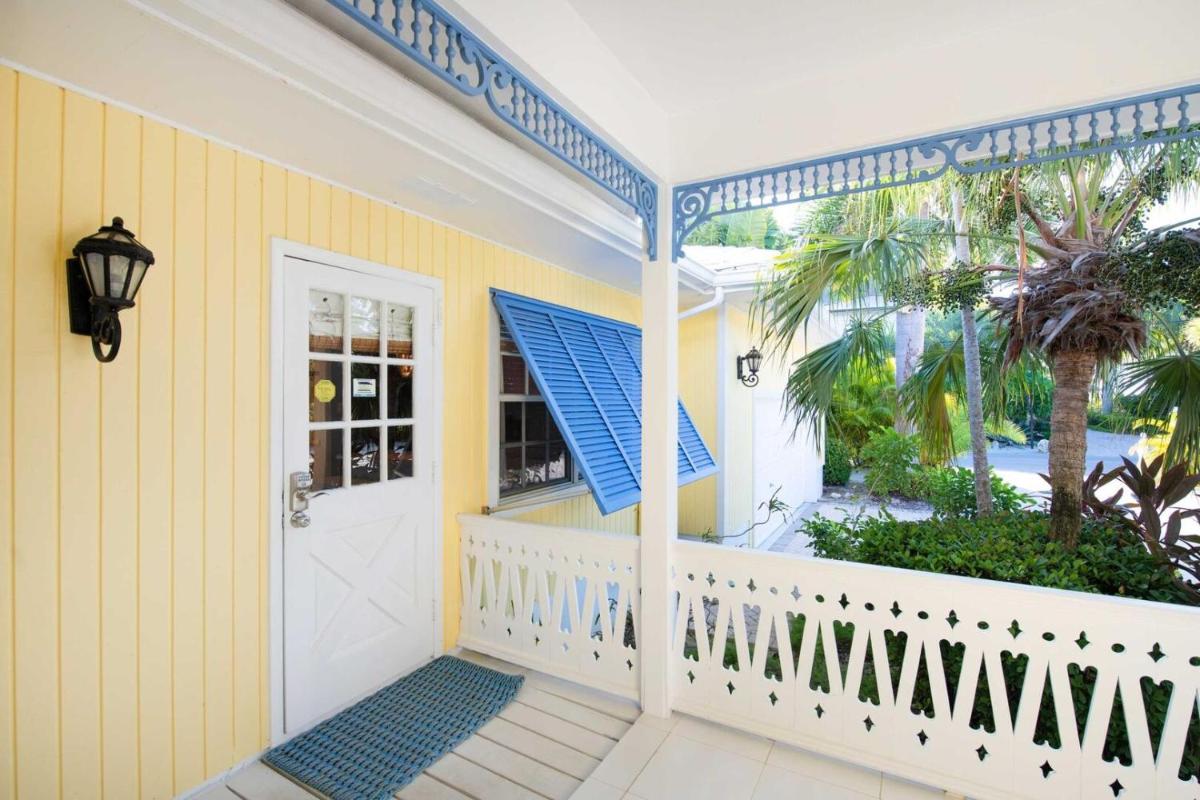 Great Escape-4BR by Grand Cayman Villas & Condos