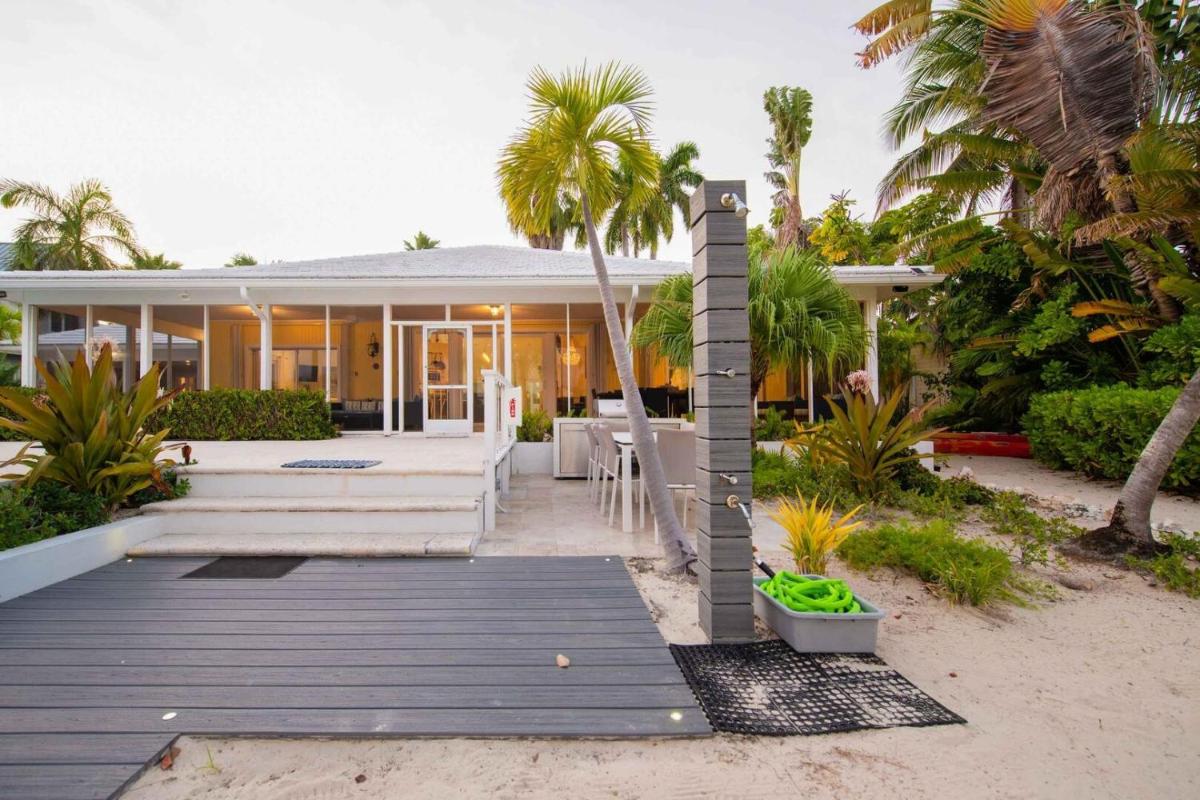 Great Escape-4BR by Grand Cayman Villas & Condos