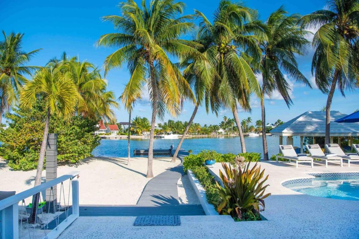 Great Escape-4BR by Grand Cayman Villas & Condos