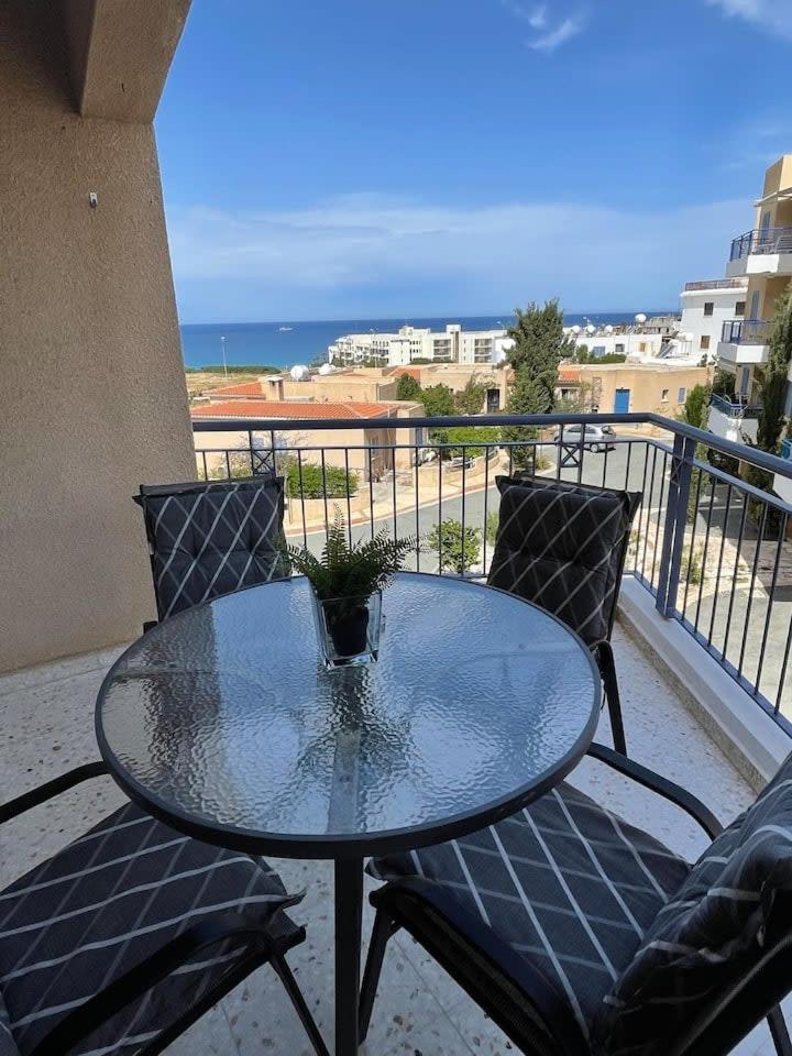 Kings Palace superb 1 bed apartment with sea views
