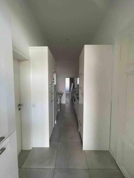 StayIn - Elegant design apartment with garden