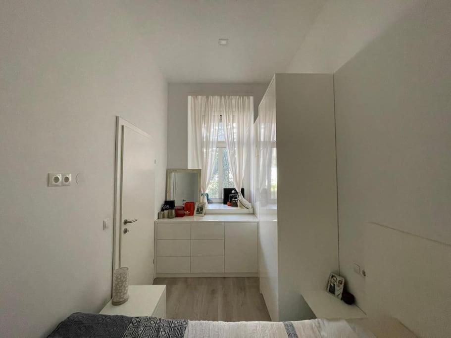 StayIn - Elegant design apartment with garden