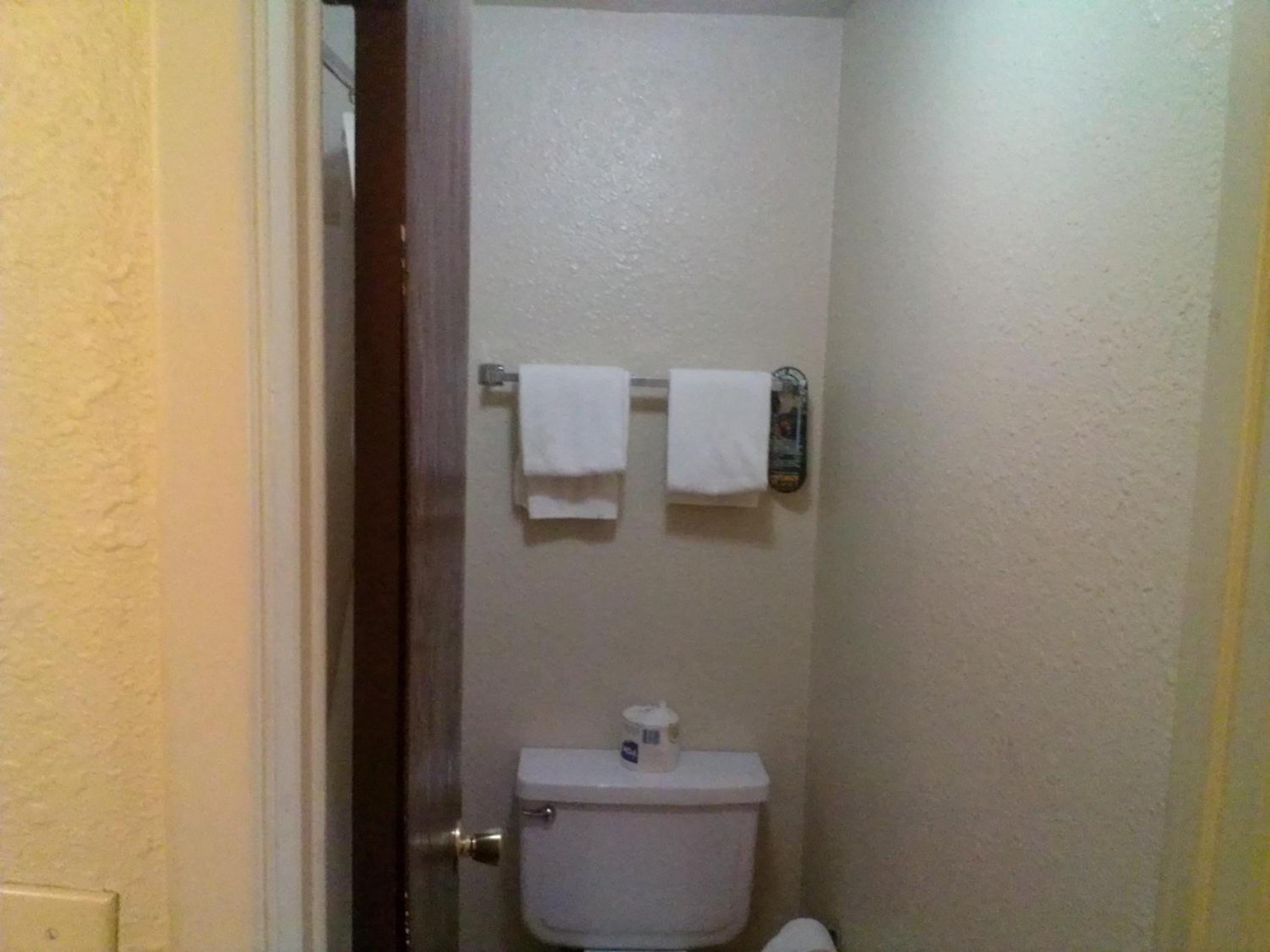 Motel In The Pines - Property Image 27