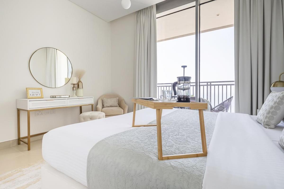 Frank Porter - 5242 EMAAR Tower