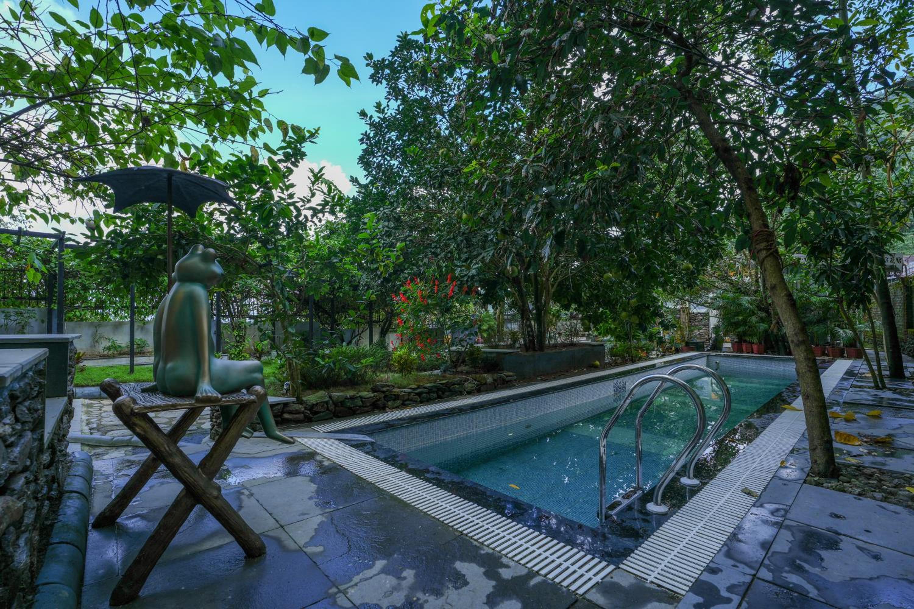 Summit Bougainvillea Tea Resort