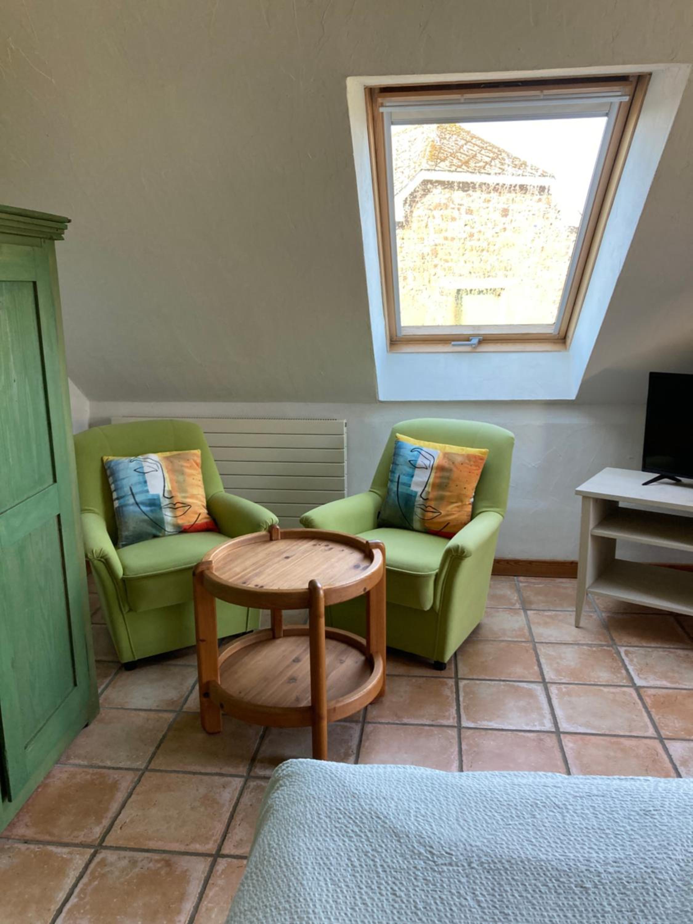 PAULIS cozy 4-bedroom vacation home - with 4 bathrooms sun terrace & sauna, nice to hike & bike, to chil & meet view 4