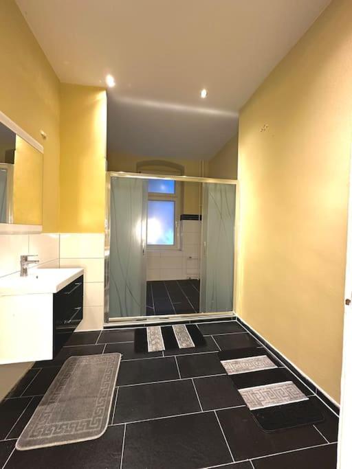 Schönes großes Apartment im Zentrum Berlins