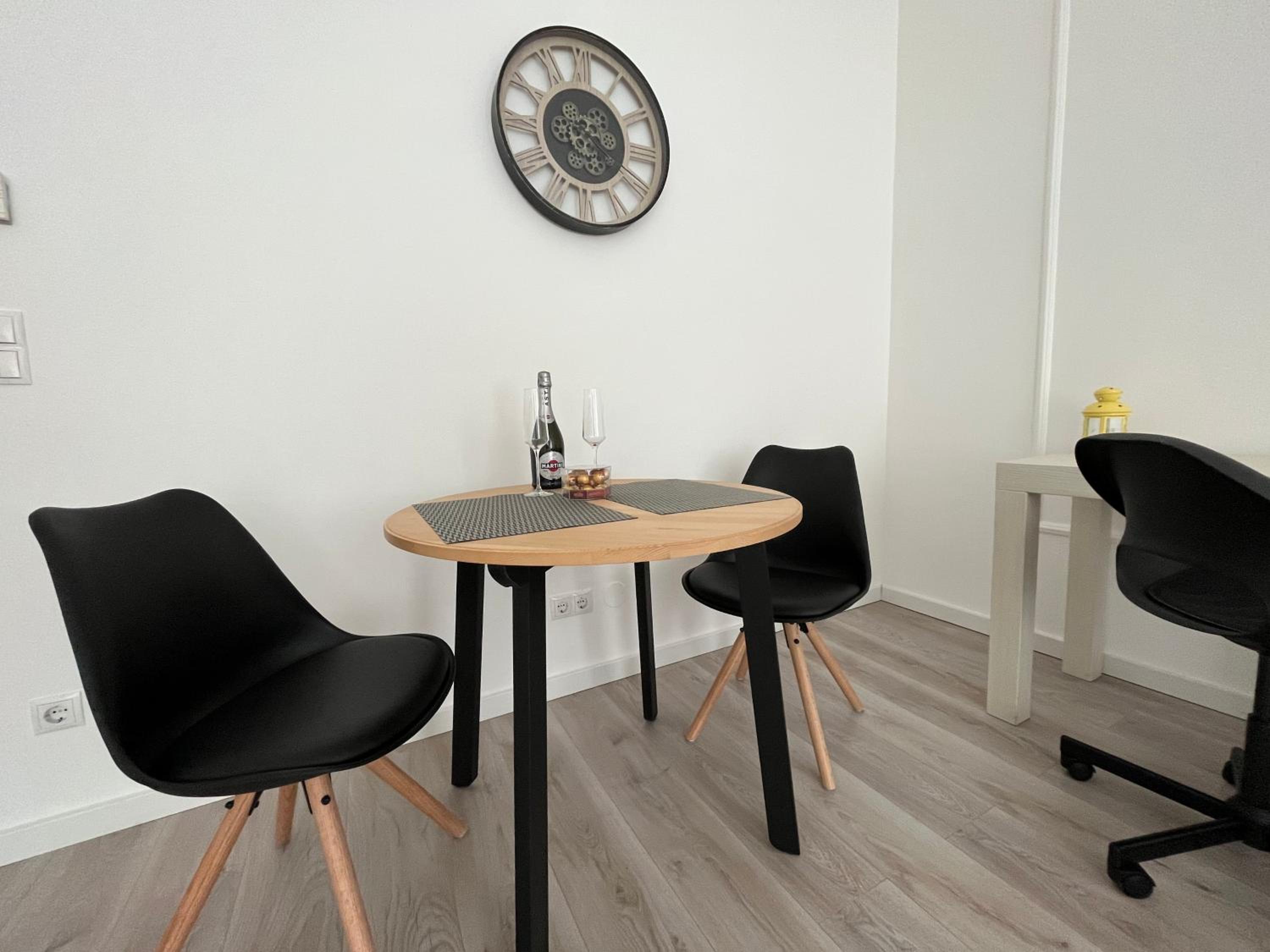 StayIn - Elegant design apartment with garden