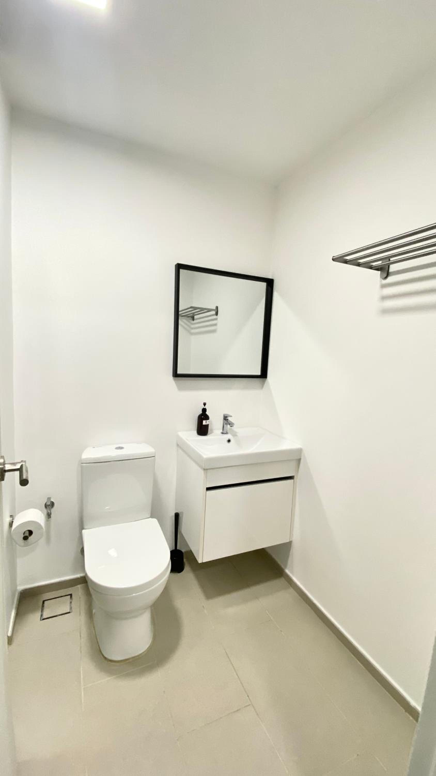 UNA Serviced Apartment by manatidur