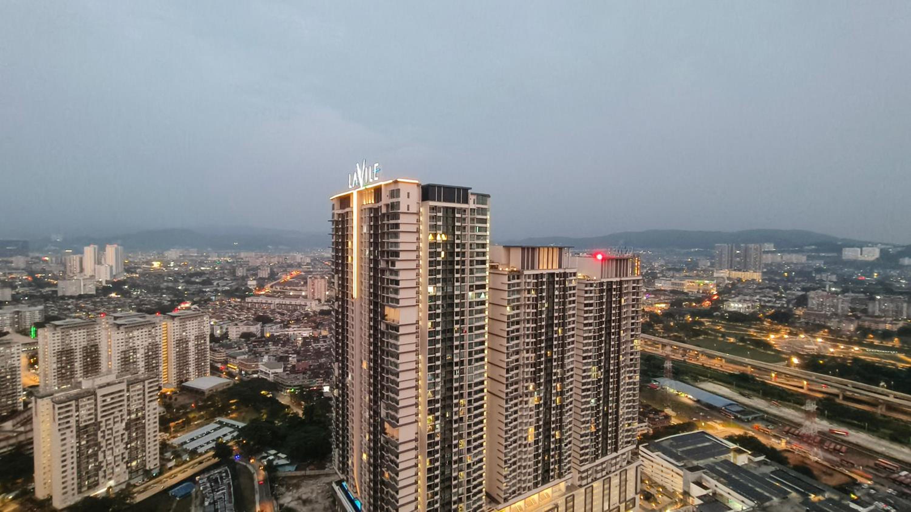 UNA Serviced Apartment by manatidur