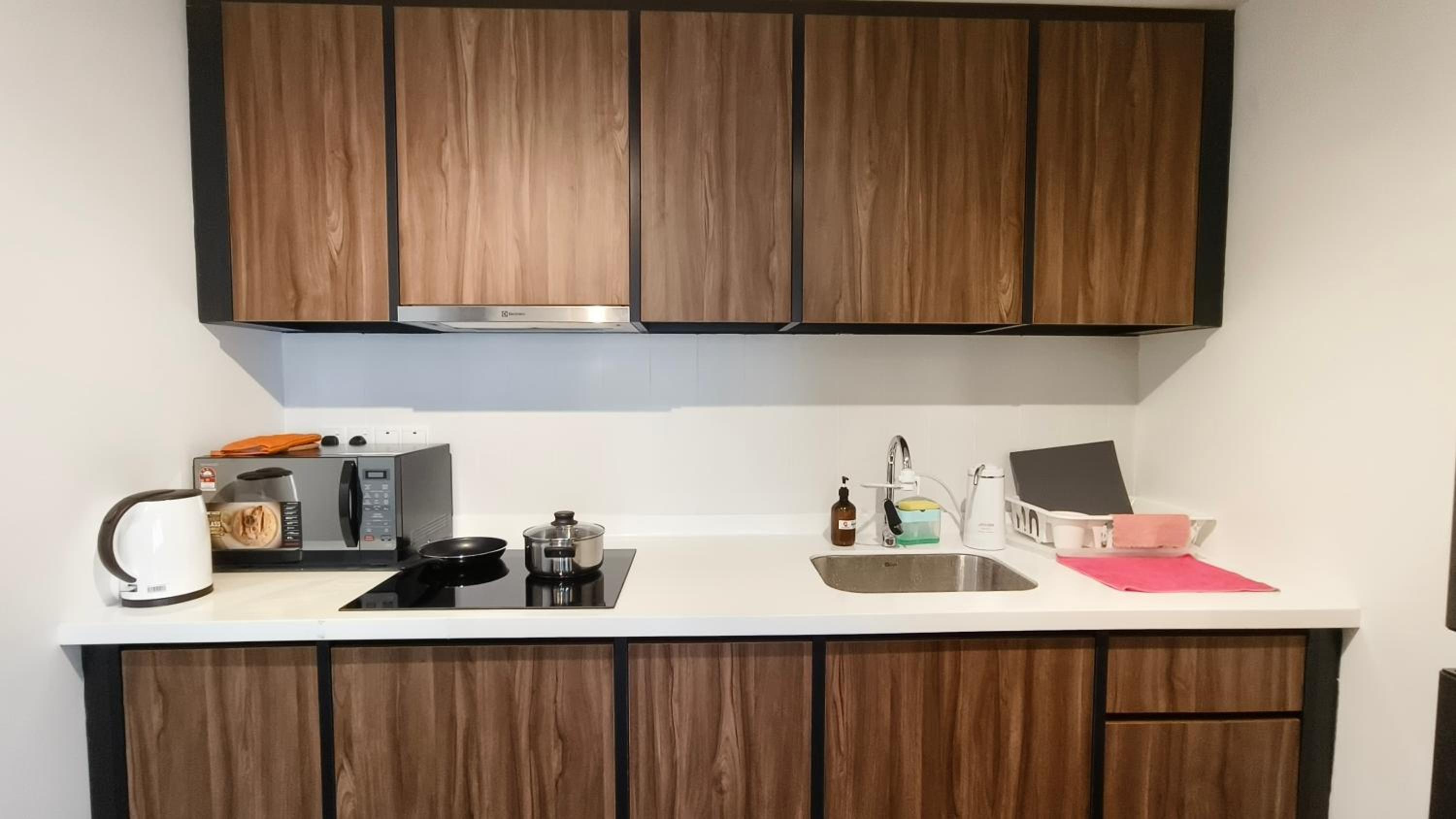 UNA Serviced Apartment by manatidur