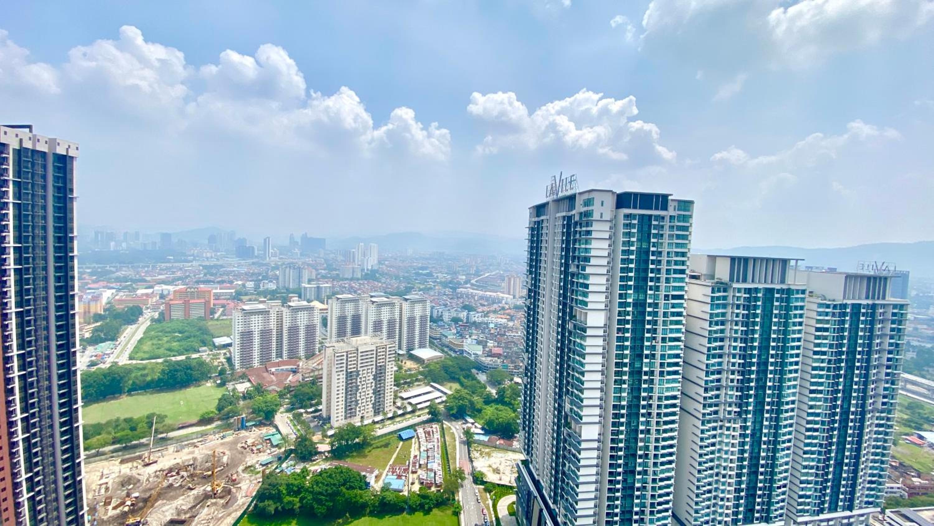 UNA Serviced Apartment by manatidur
