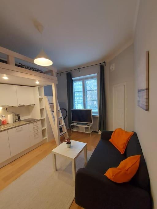 Kotimaailma - Viihtyisä studio lähellä Helsingin keskustaa