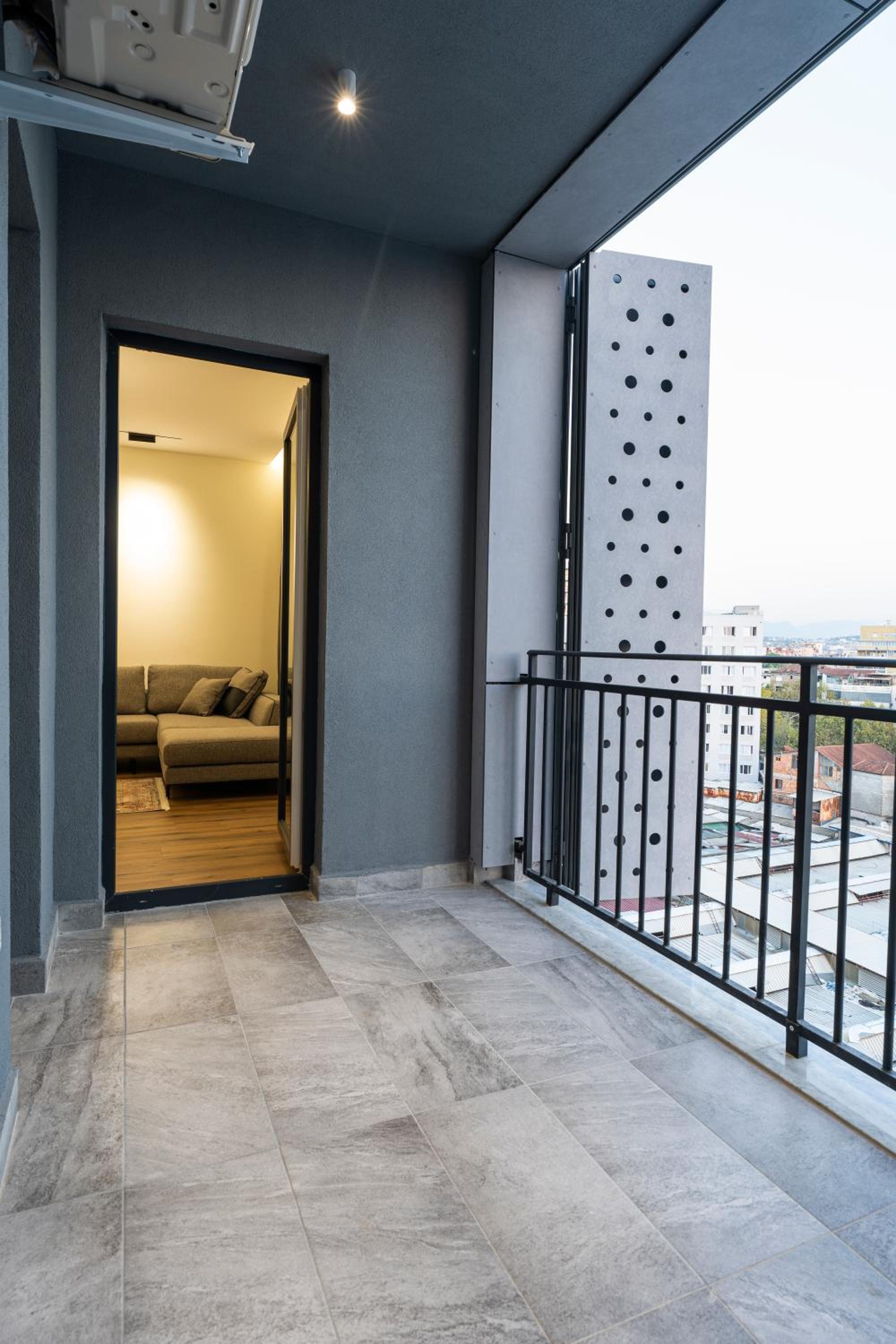 Cane Apartment Emerald