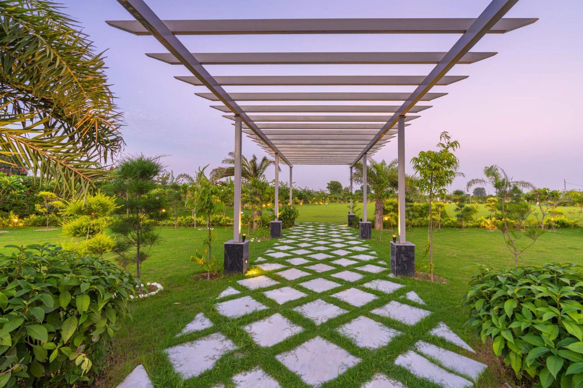 StayVista's Anantam - exquisite 4BR with Huge Swimming Pool Villa in Delhi view 2