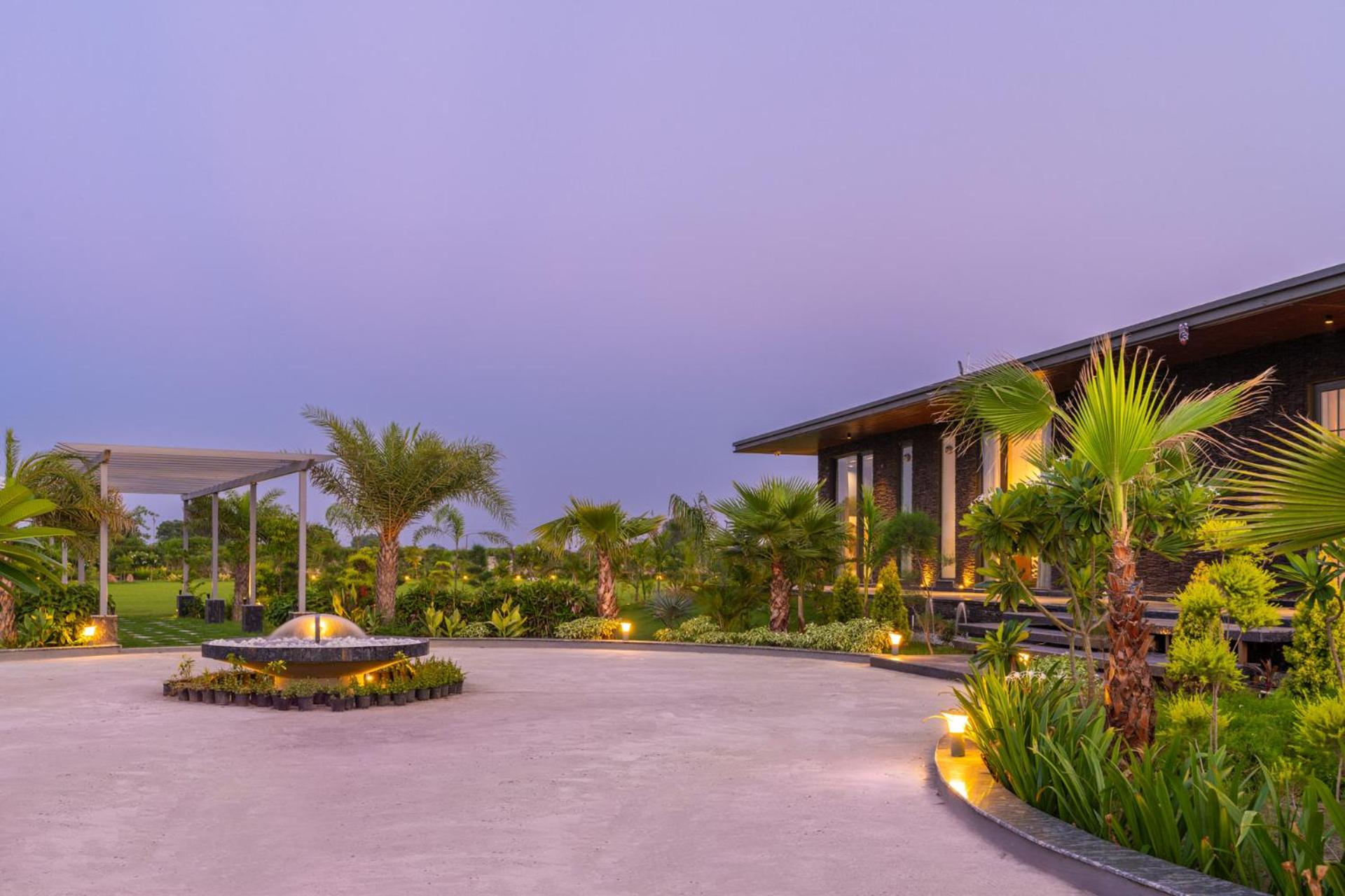 StayVista's Anantam - exquisite 4BR with Huge Swimming Pool Villa in Delhi view 3