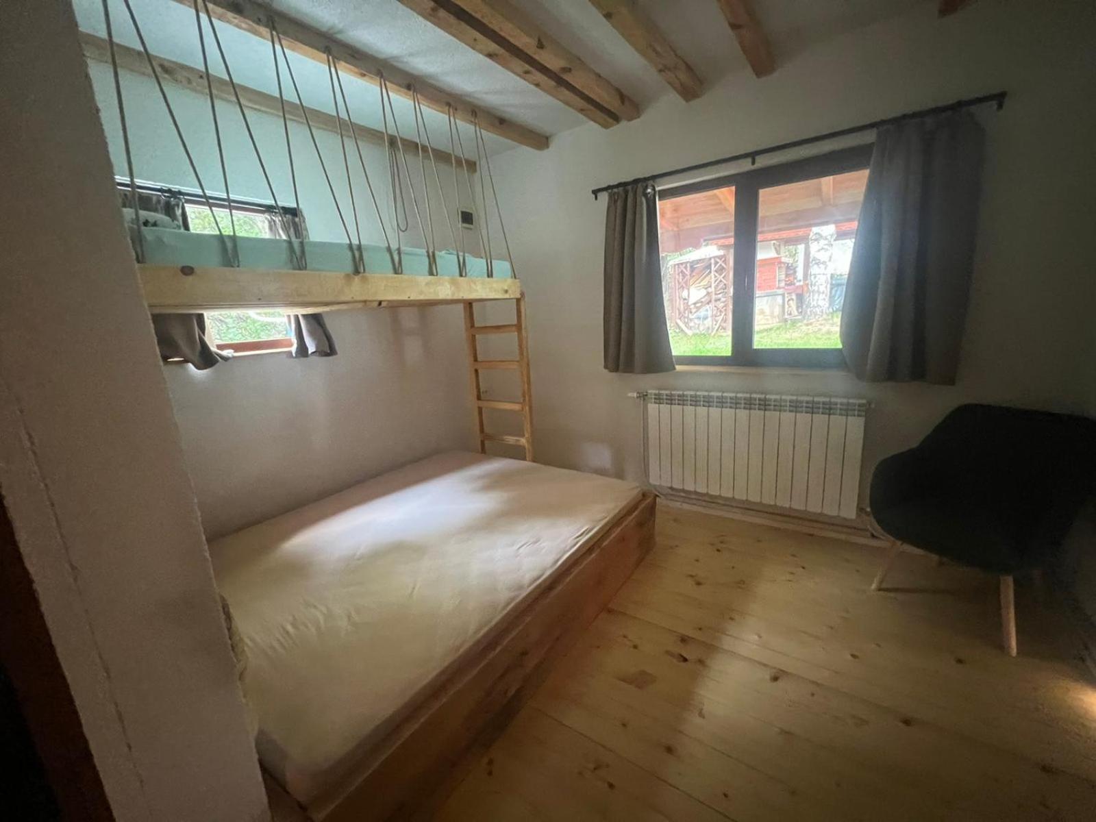Villa Yarema Mountain Relax with Hot Jacuzzi & Sauna by BookVillaBG