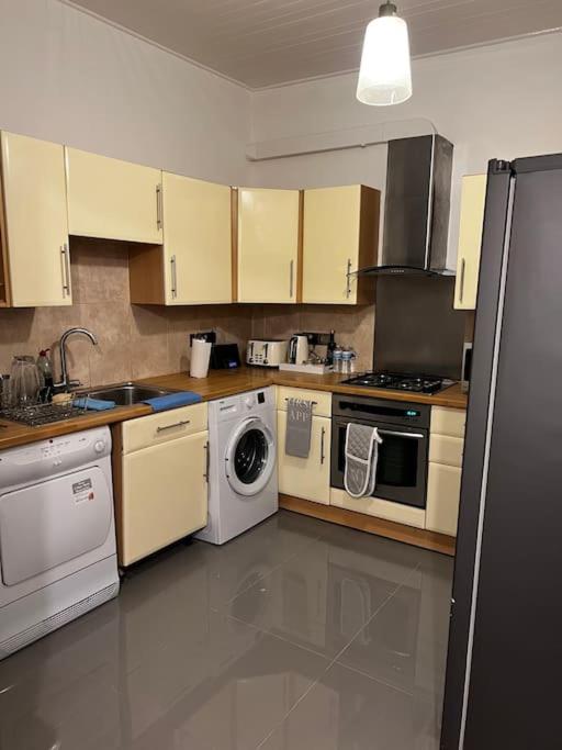 A Beautiful Four Bedroom family Home photo 4