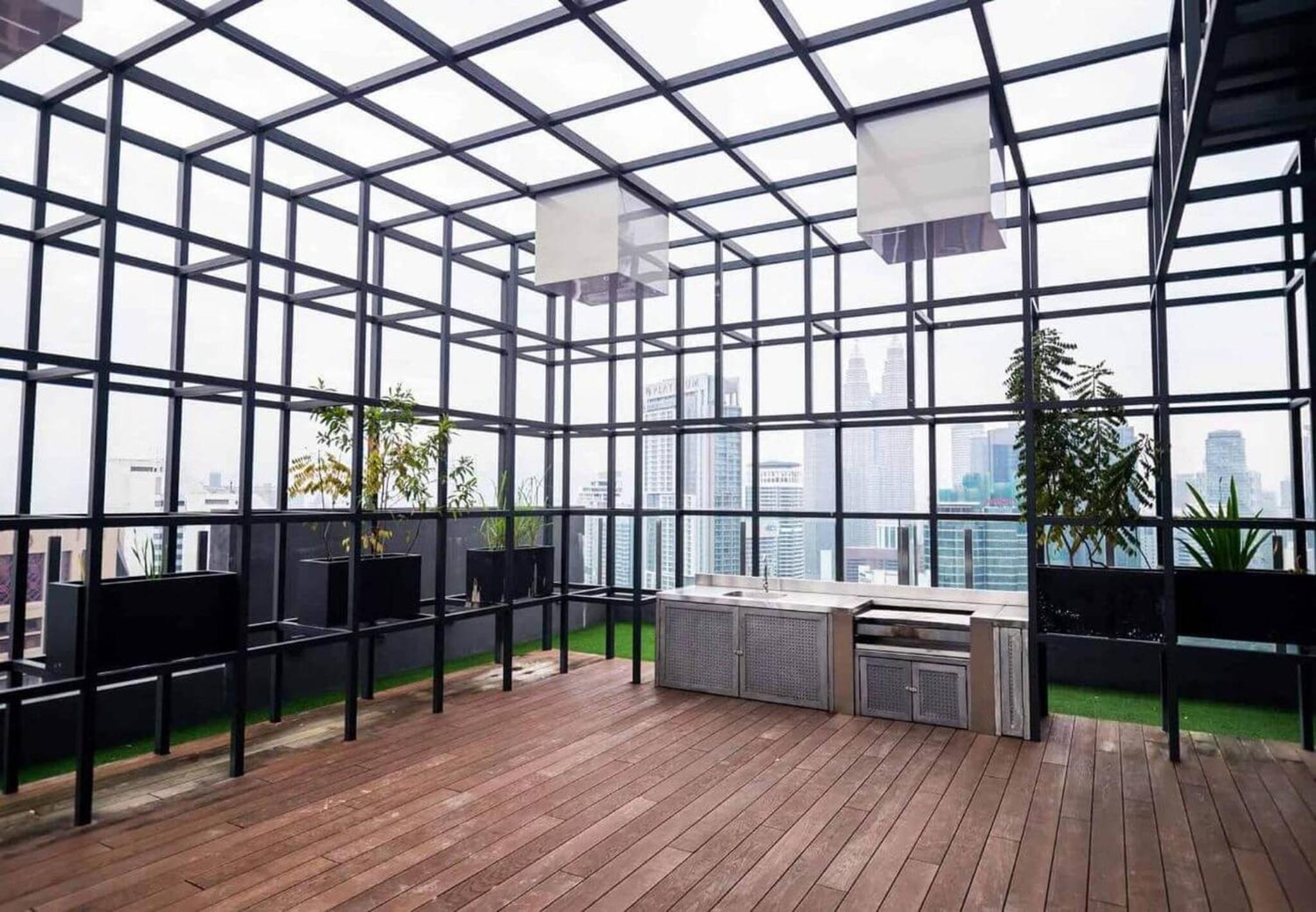 Luxurious Condo in Heart of Kuala Lumpur with Rooftop Garden