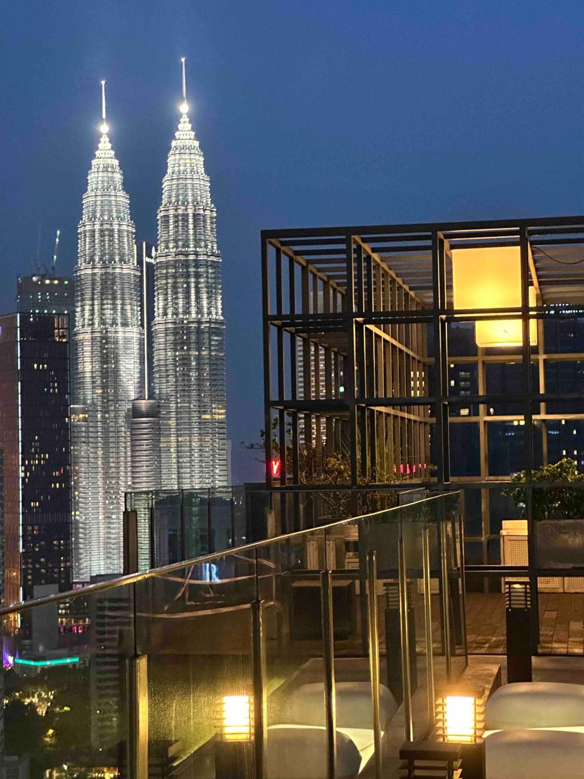 Luxurious Condo in Heart of Kuala Lumpur with Rooftop Garden