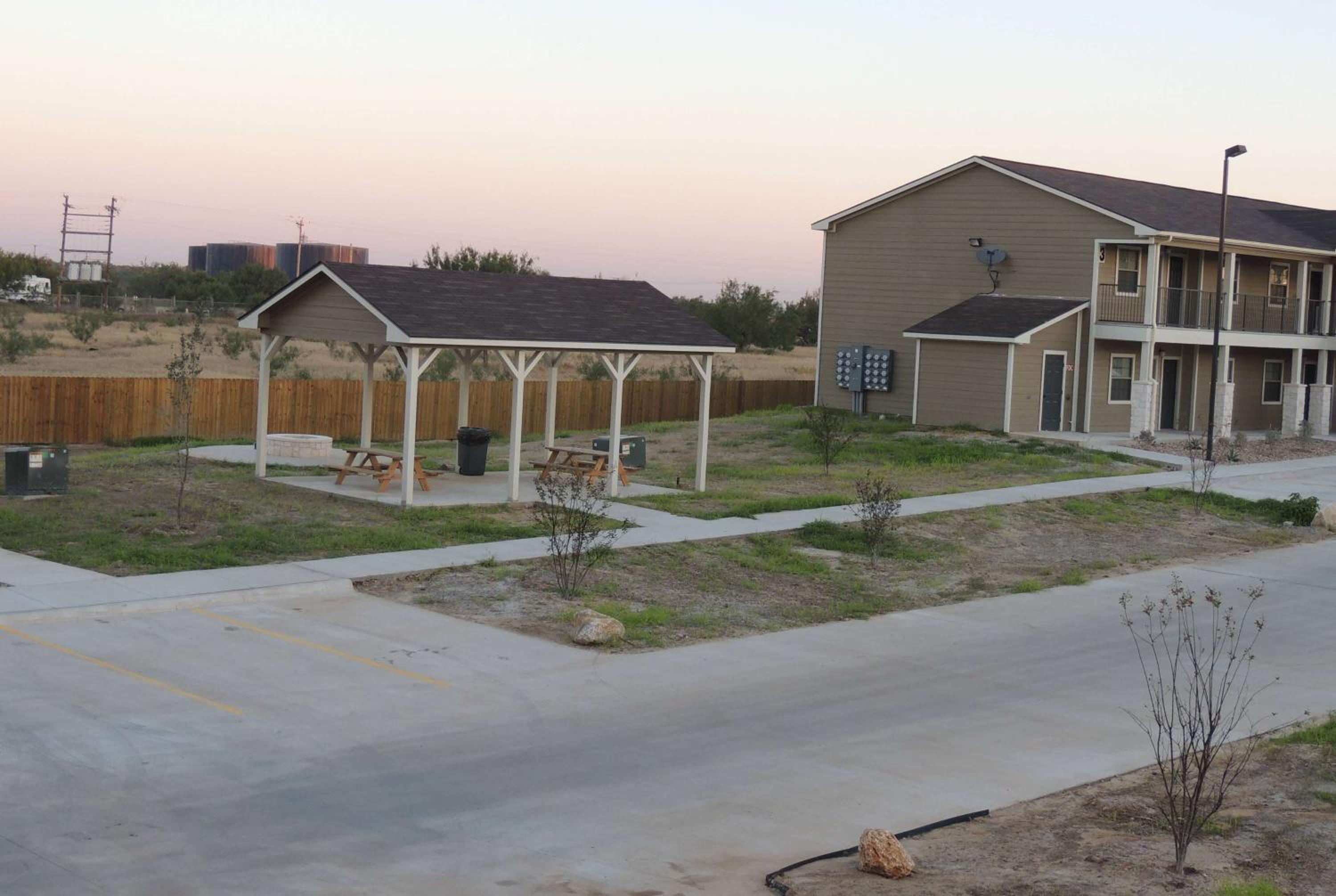 Eagle's Den Suites Carrizo Springs a Travelodge by Wyndham
