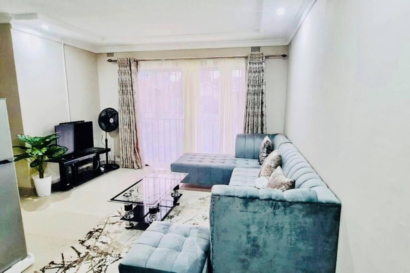 Sapphire Suite 3 Bed House in Harare view 4