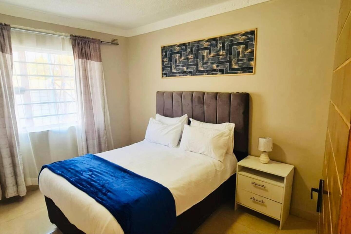 Sapphire Suite 3 Bed House in Harare view 2