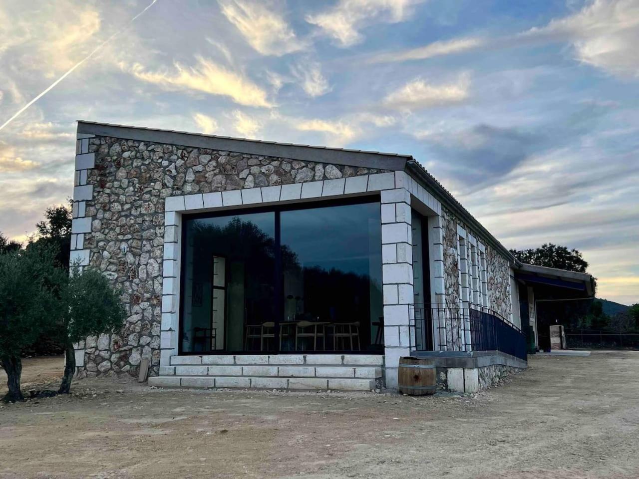Los Dos Caballeros Winery & Vacation Rental view 5